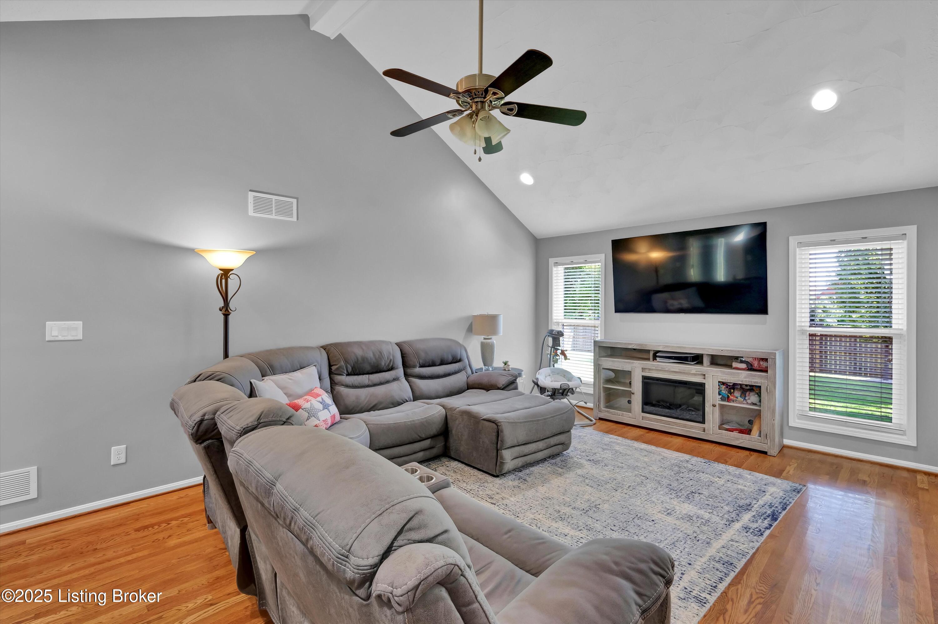 624 Circle Valley Dr