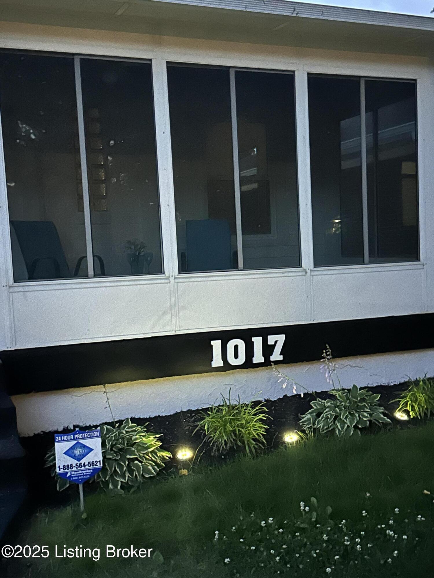 1017 Southwestern Pkwy
