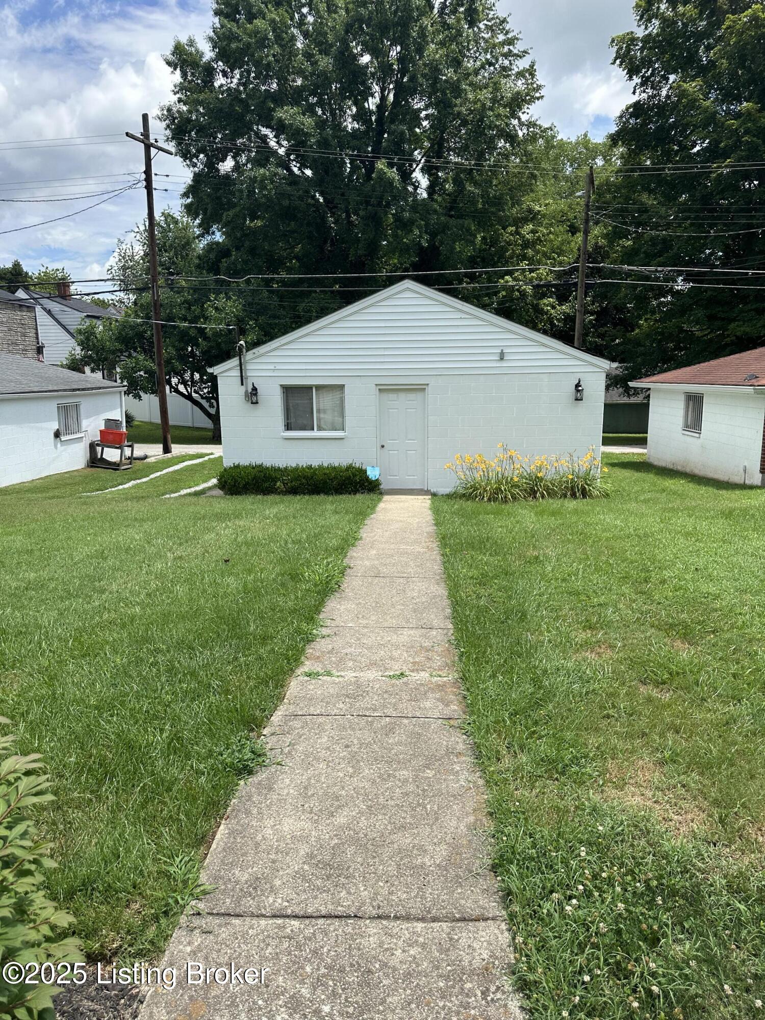 1017 Southwestern Pkwy
