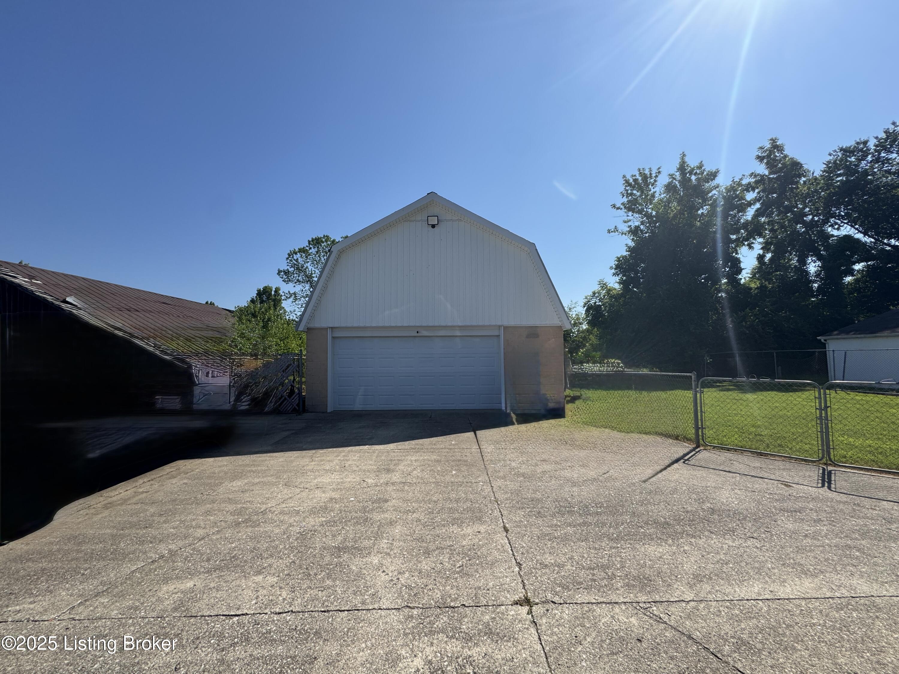 8929 Brown Austin Rd