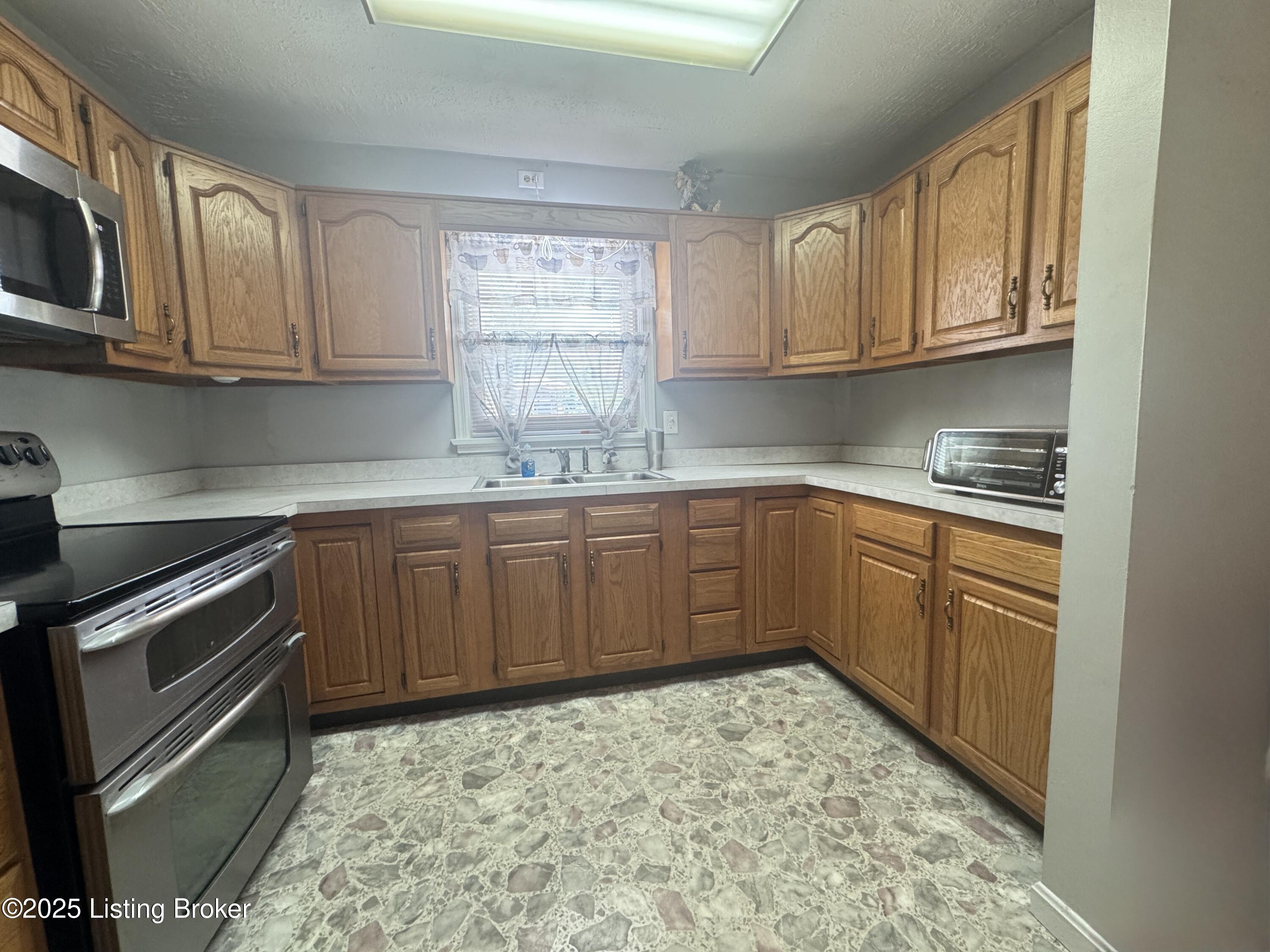 8929 Brown Austin Rd