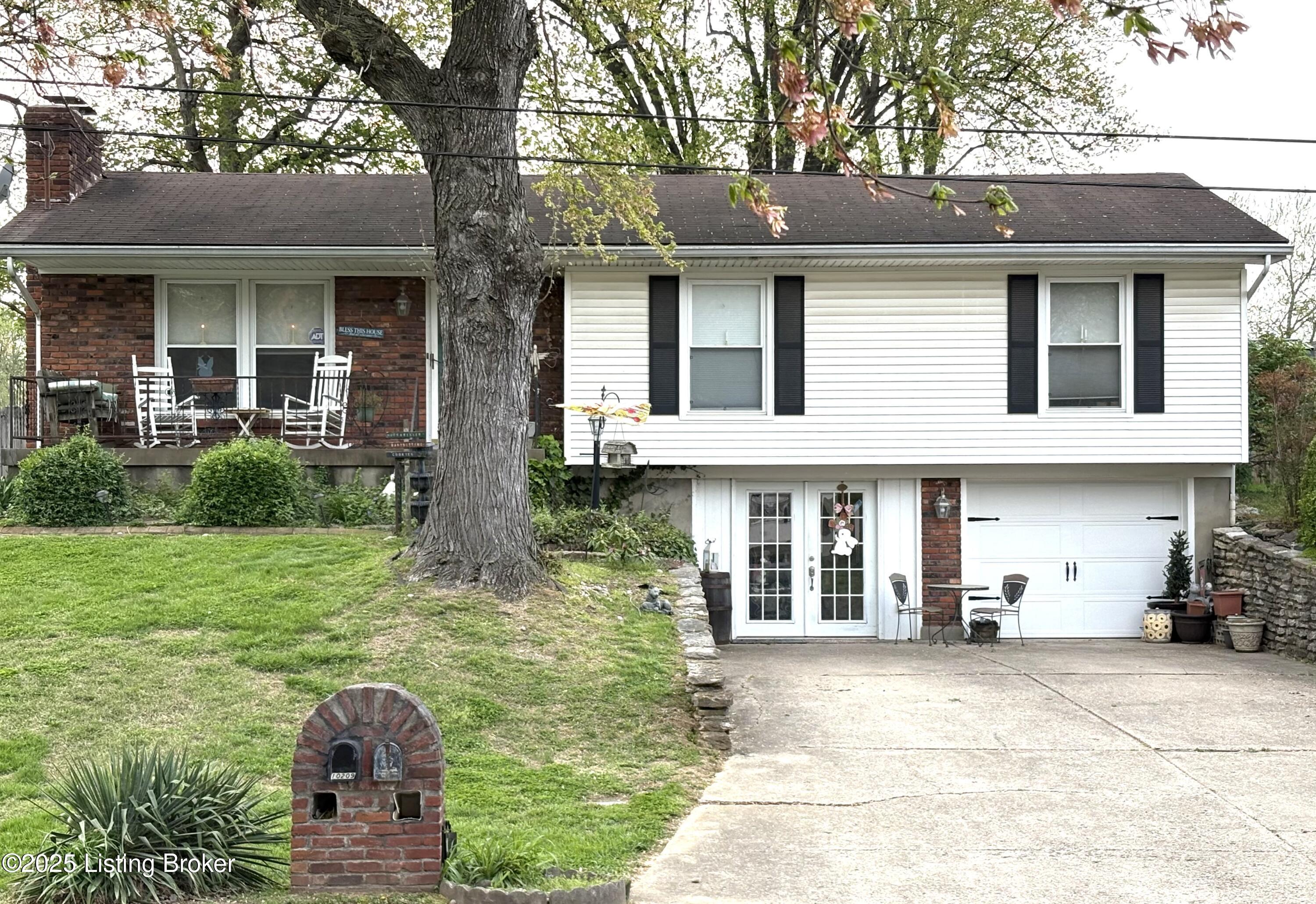 10210 Eve Dr