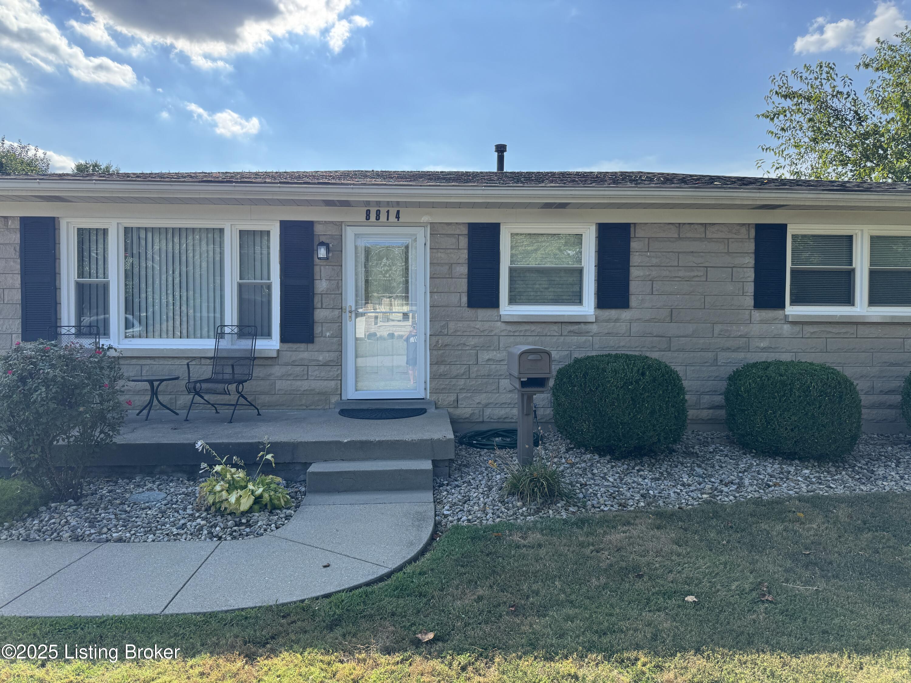 8814 Aristides Dr