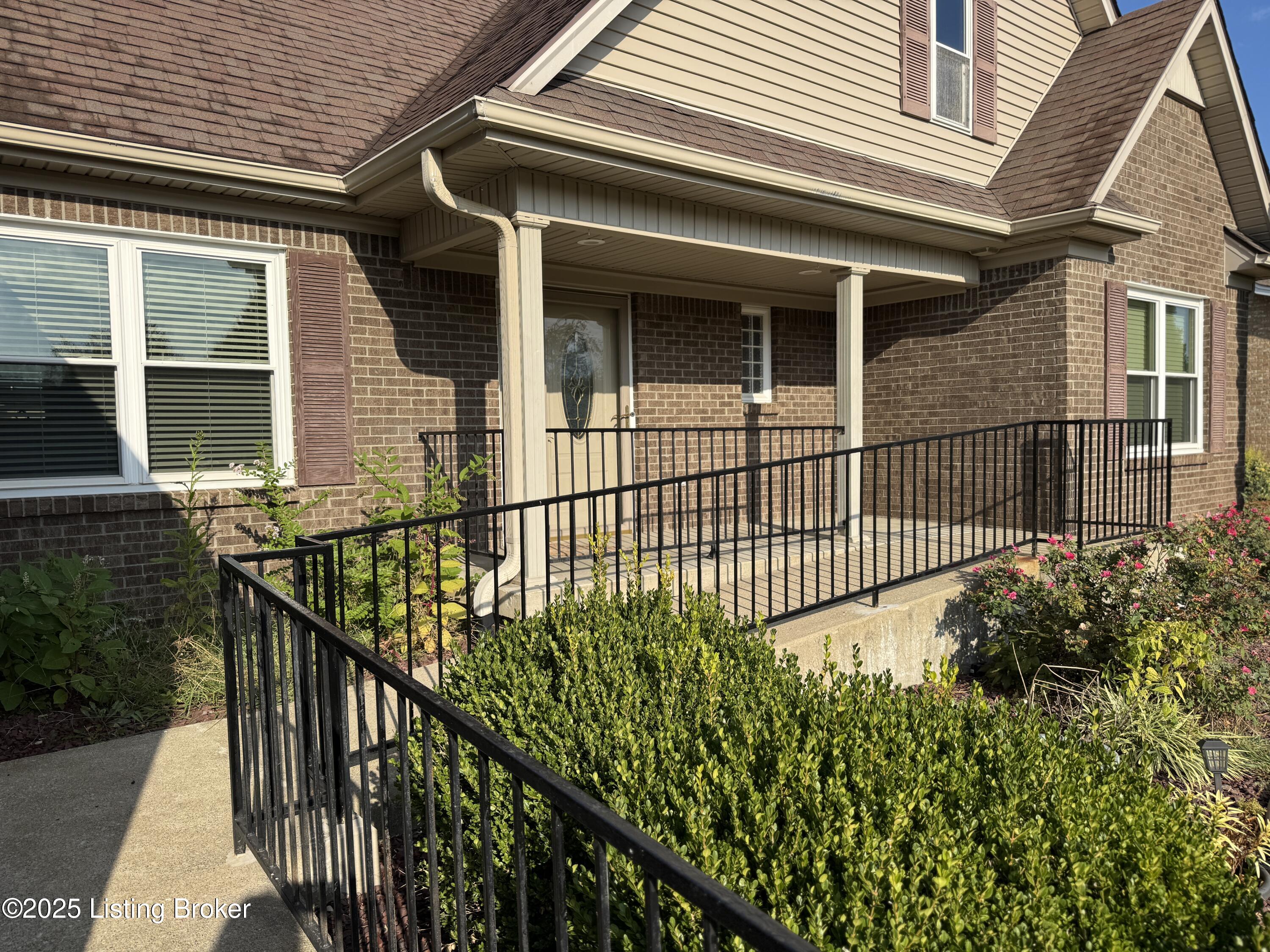 200 Emmaus Cir