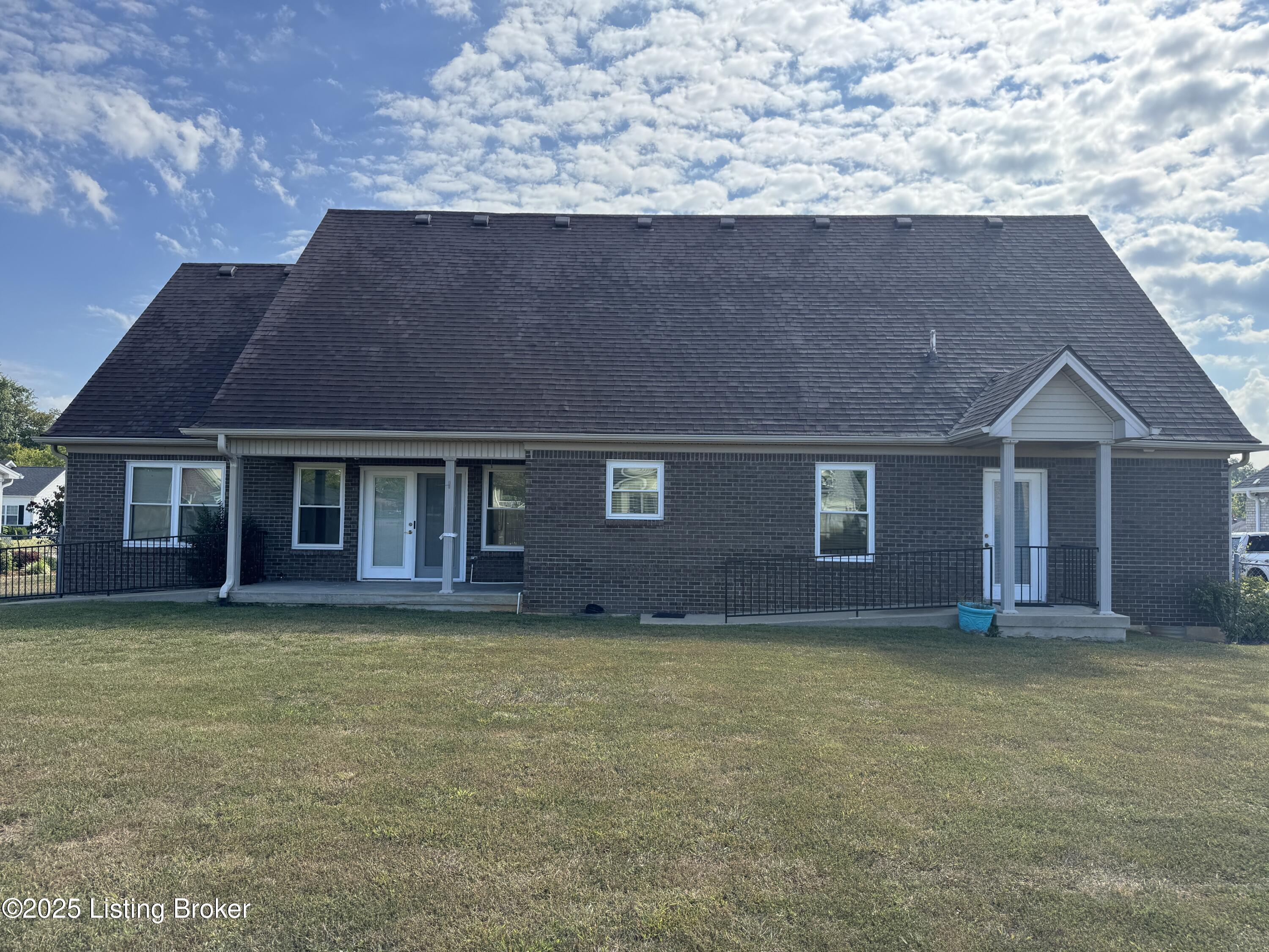 200 Emmaus Cir