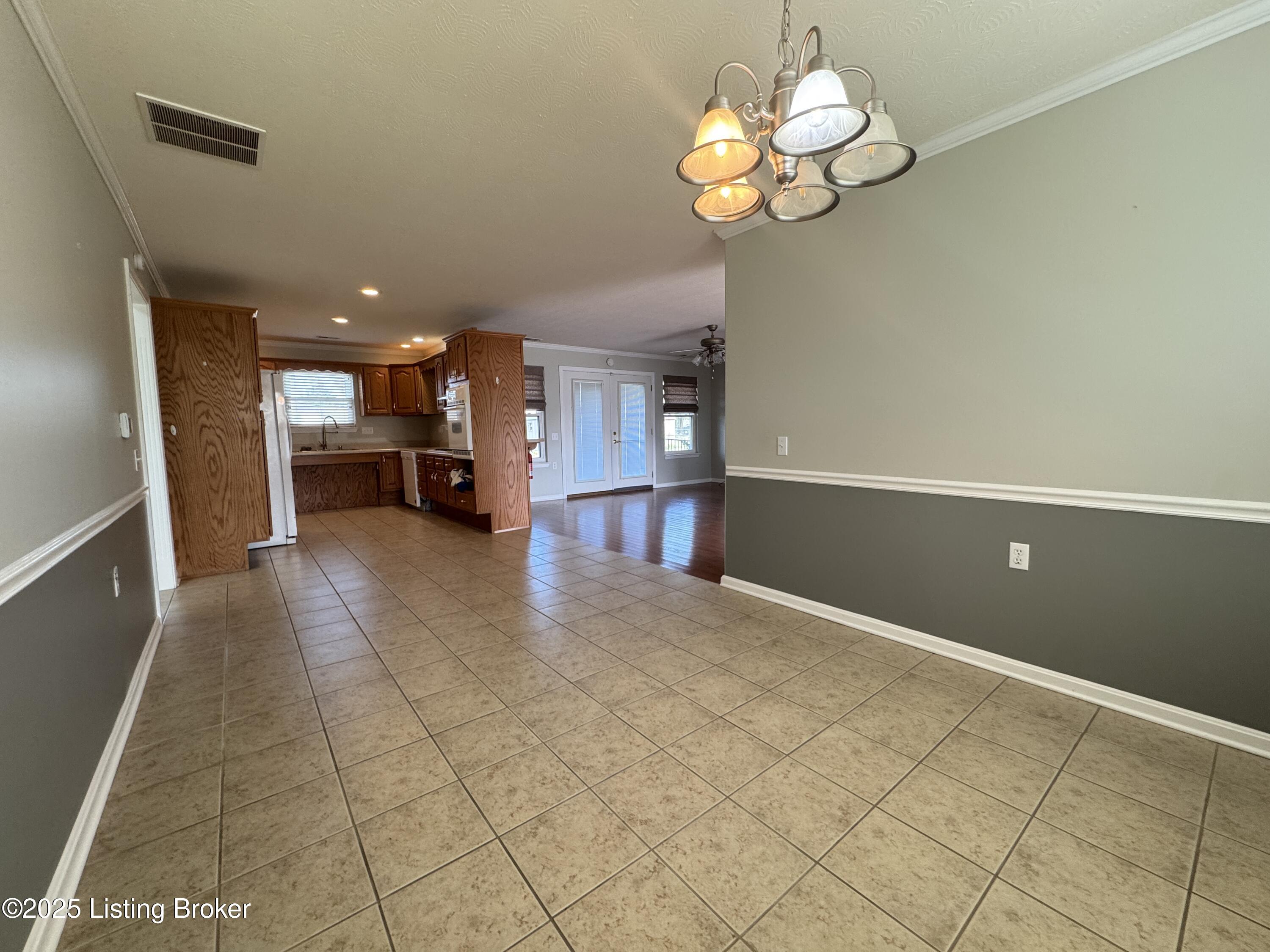 200 Emmaus Cir