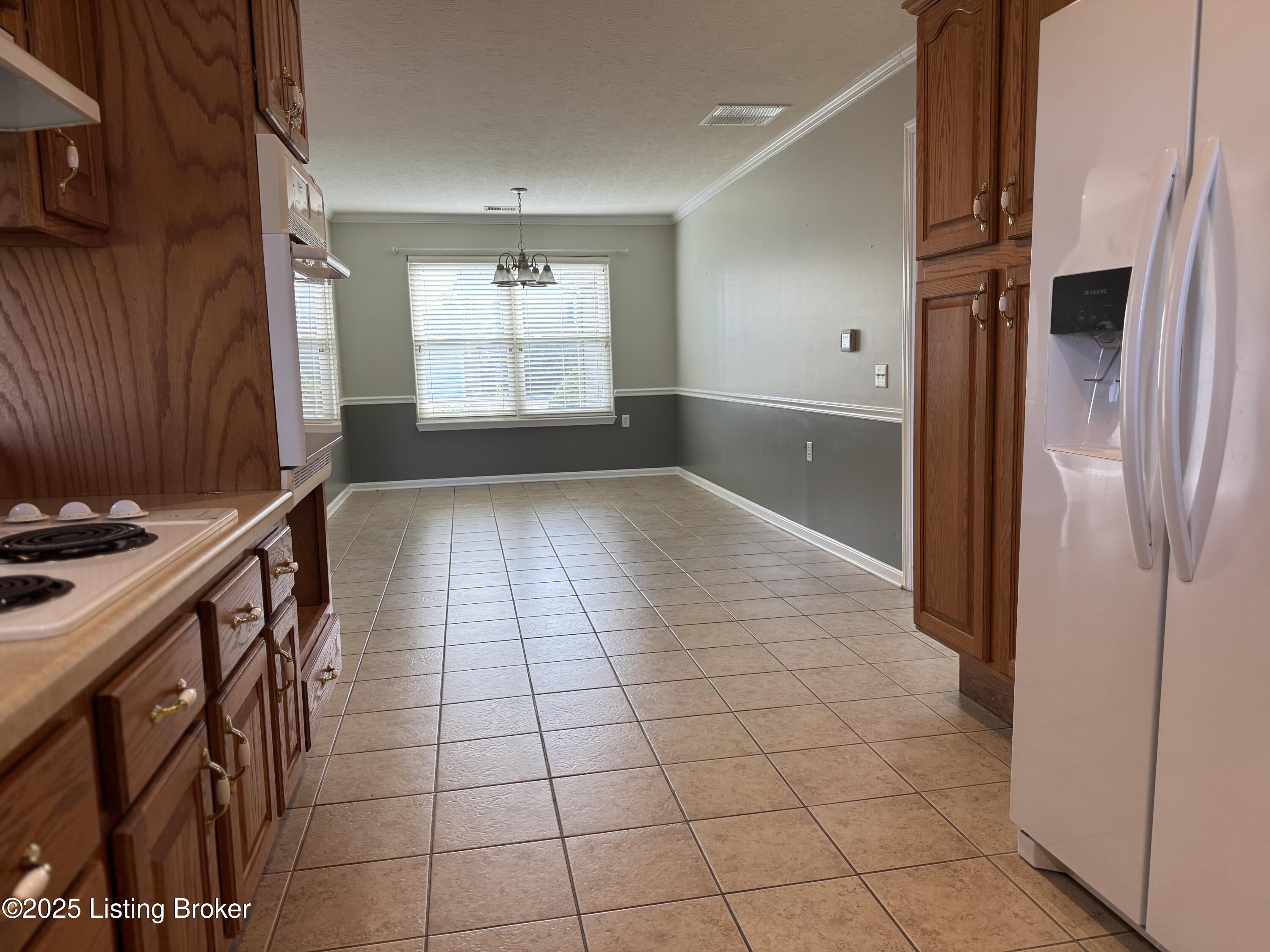 200 Emmaus Cir