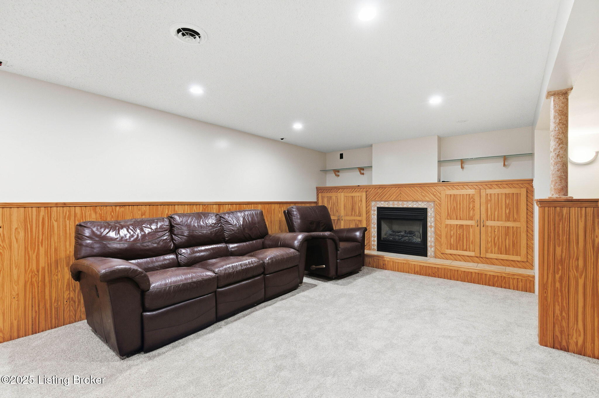 5407 Pamela Dr