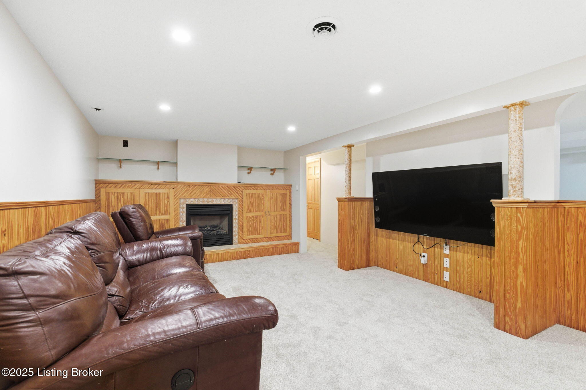 5407 Pamela Dr