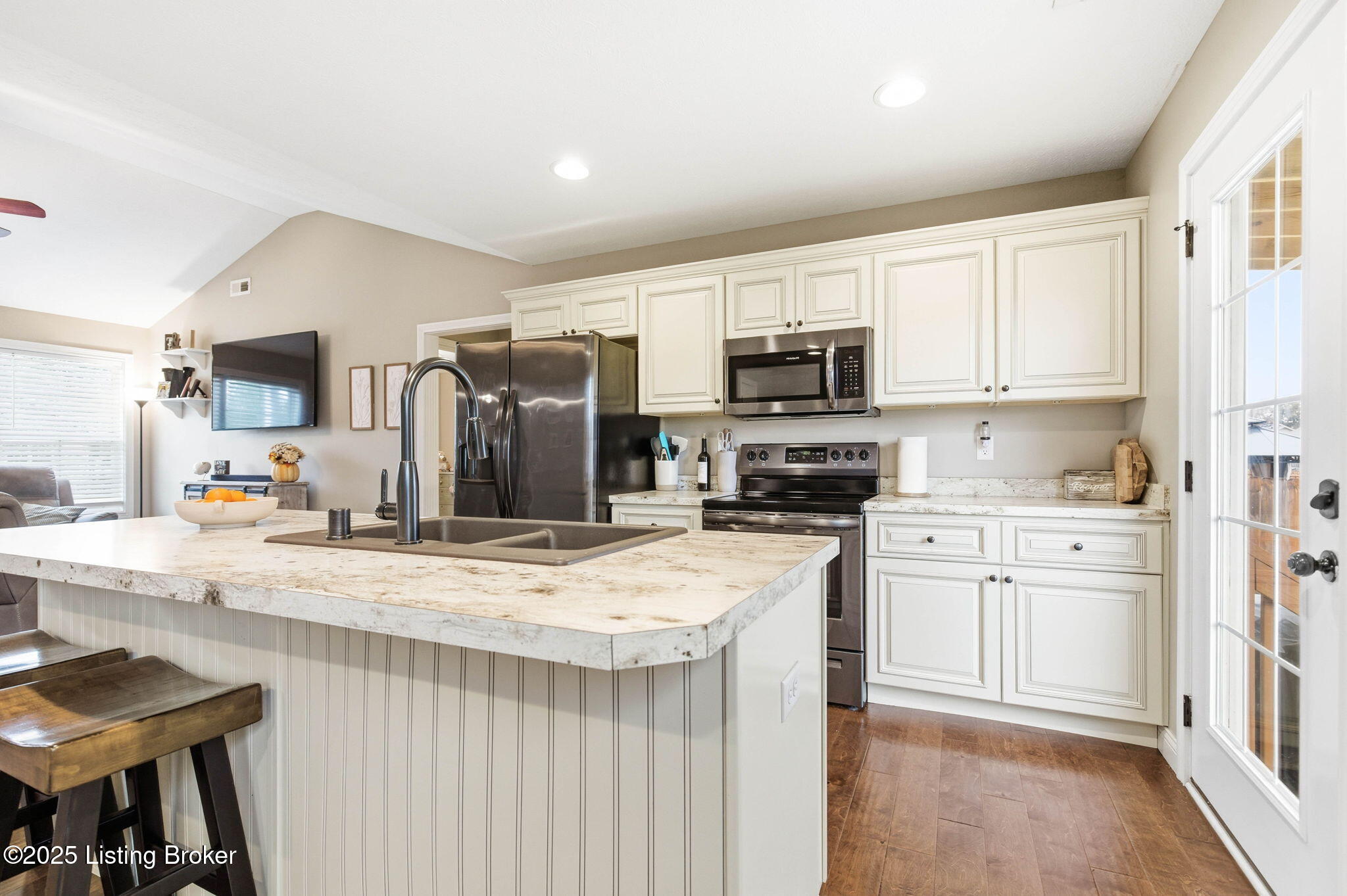 923 Tecumseh Dr