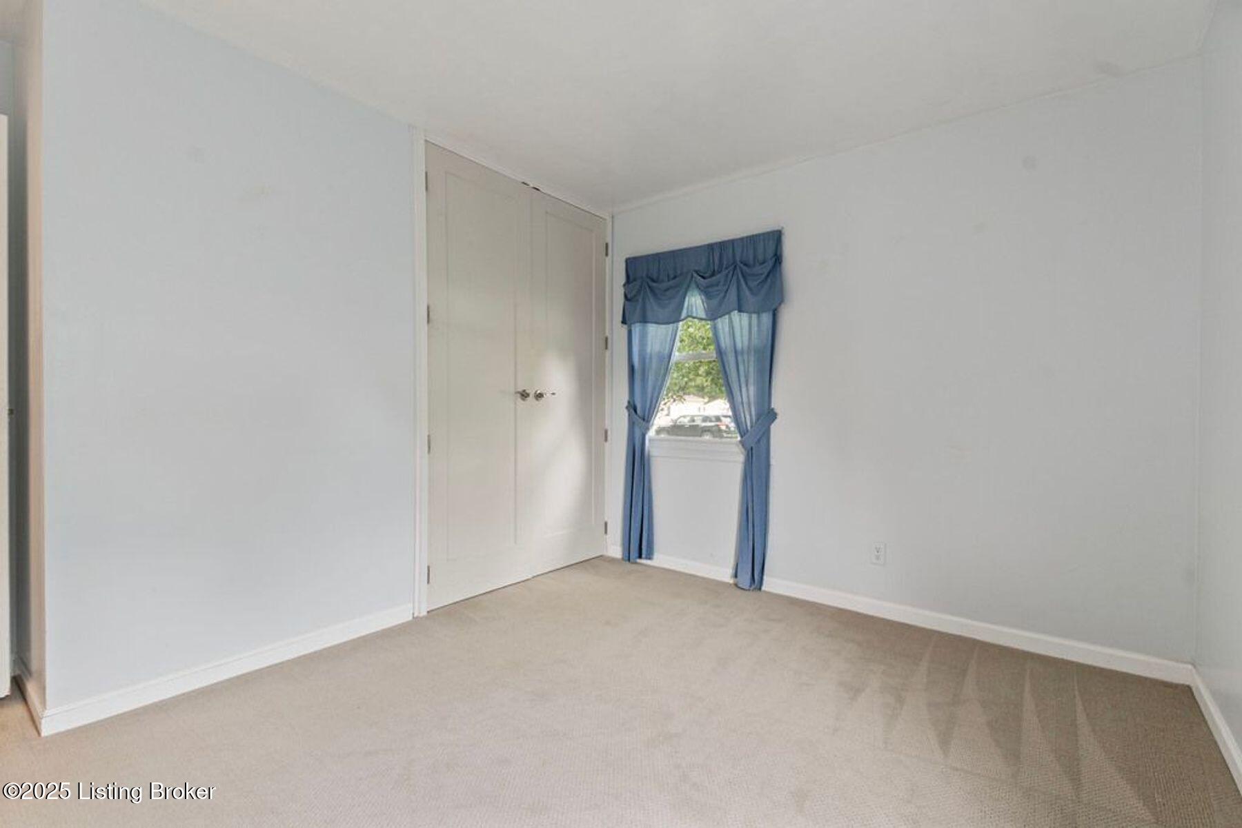 9907 Plaudit Way