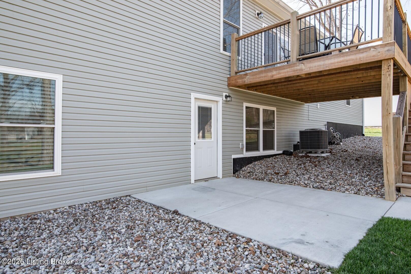 631 Lakeshore Pkwy