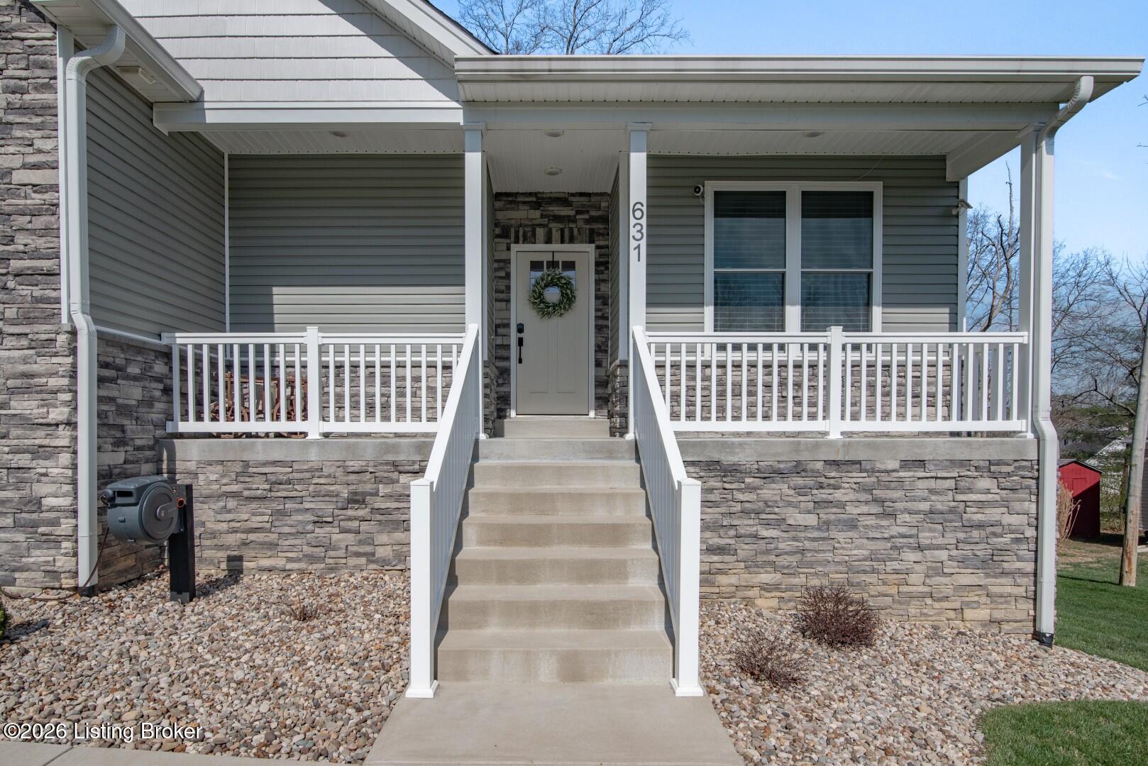 631 Lakeshore Pkwy