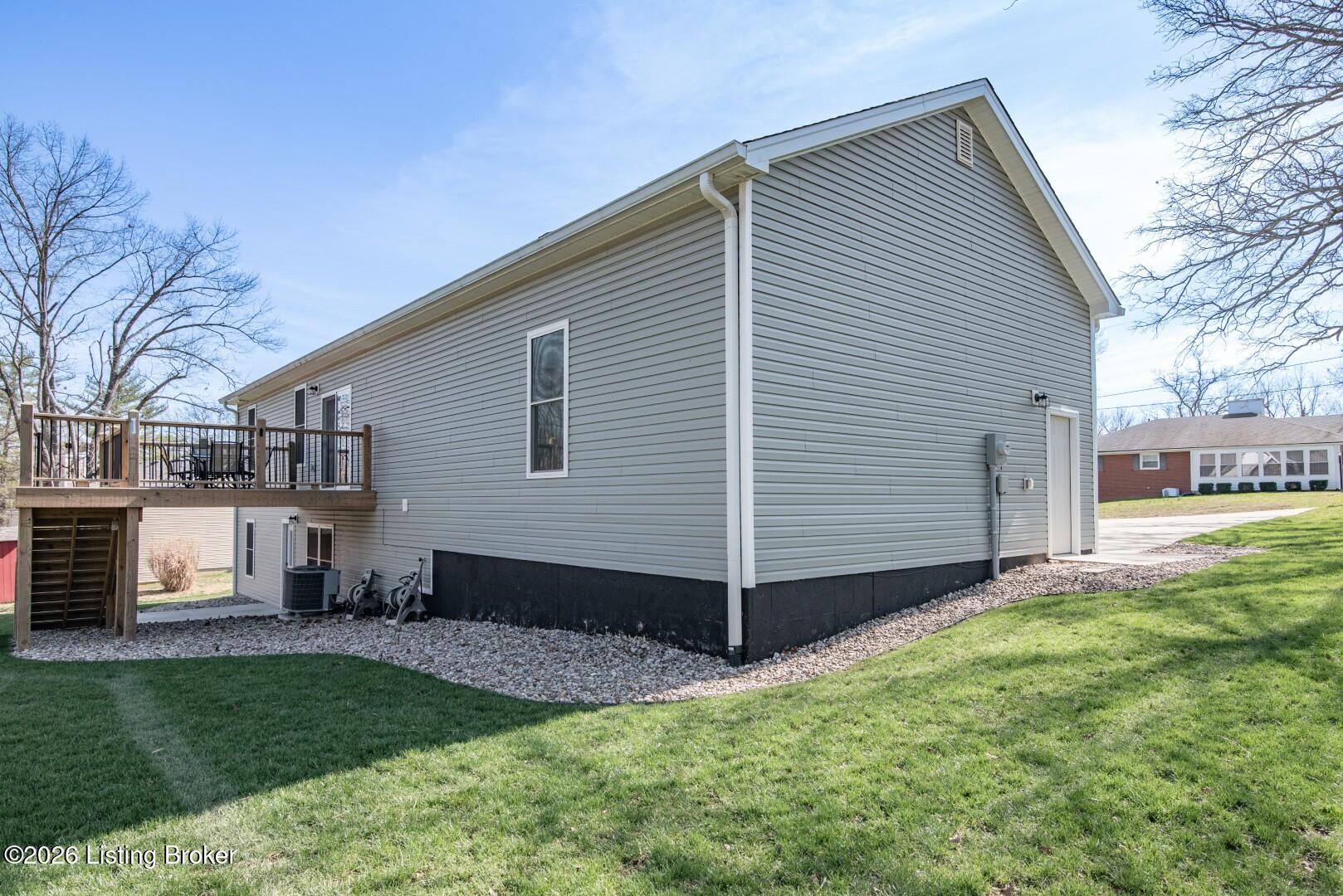 631 Lakeshore Pkwy