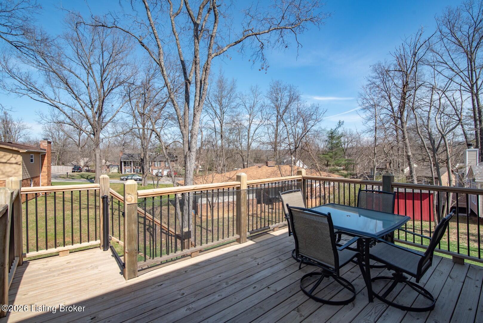 631 Lakeshore Pkwy