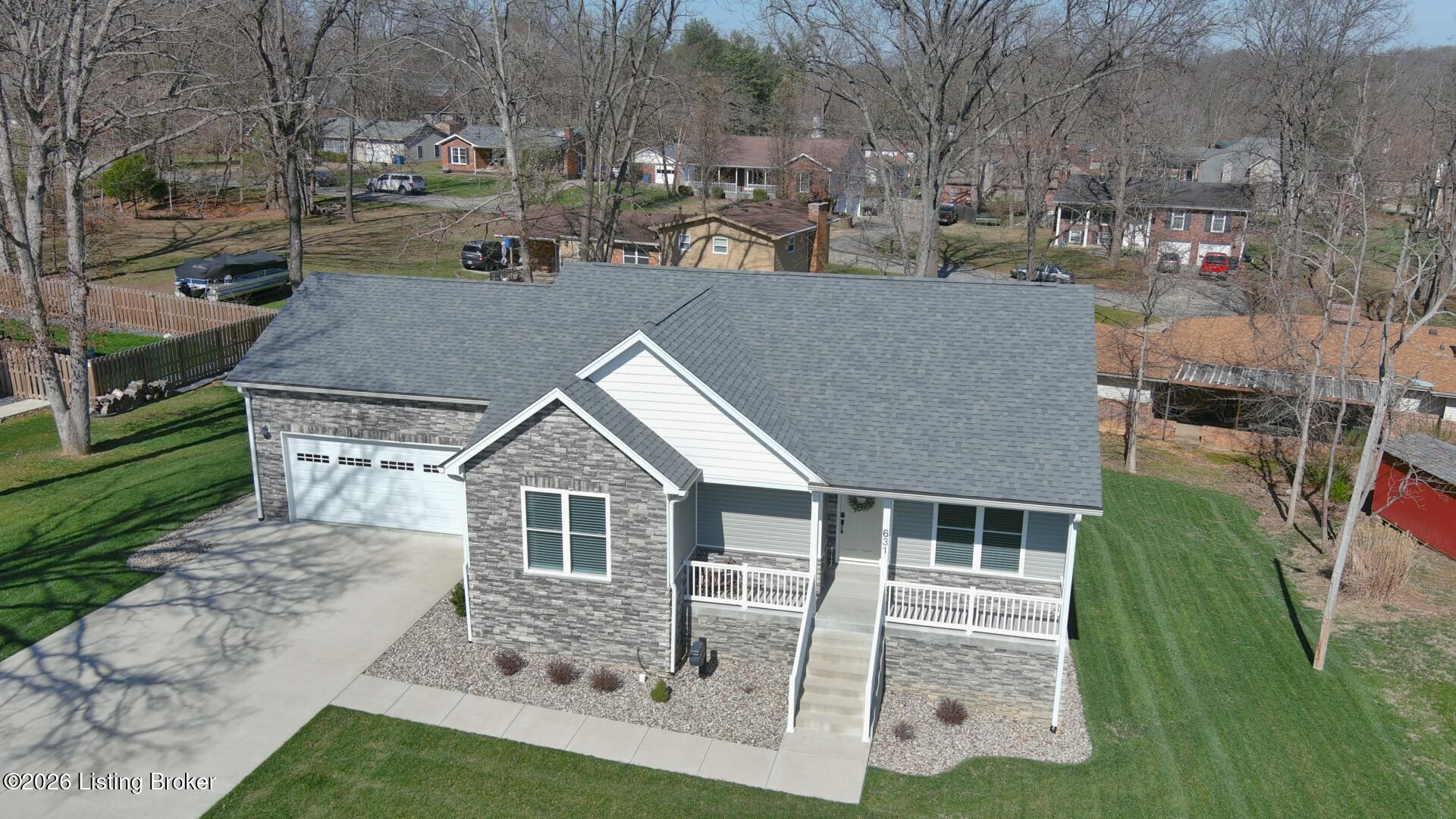 631 Lakeshore Pkwy