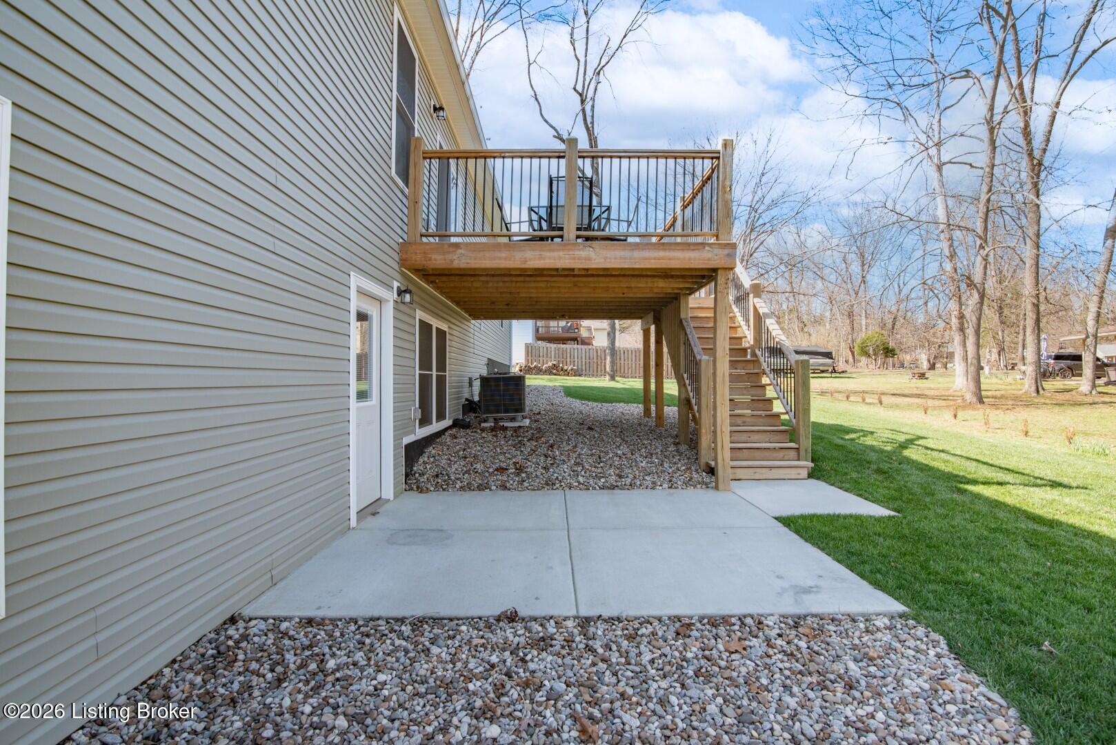 631 Lakeshore Pkwy