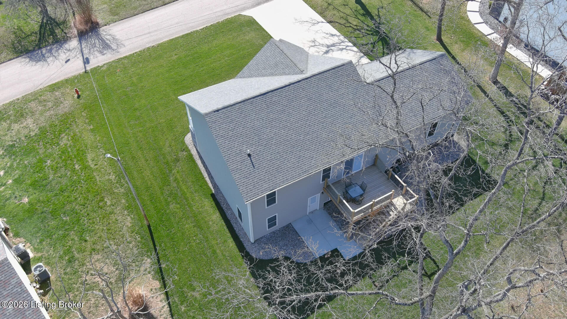 631 Lakeshore Pkwy