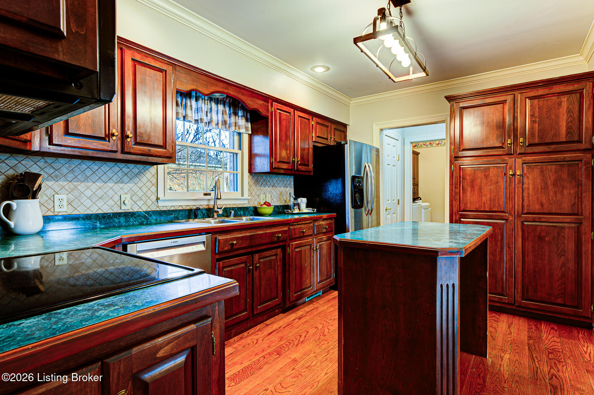 1103 Metalwood Dr