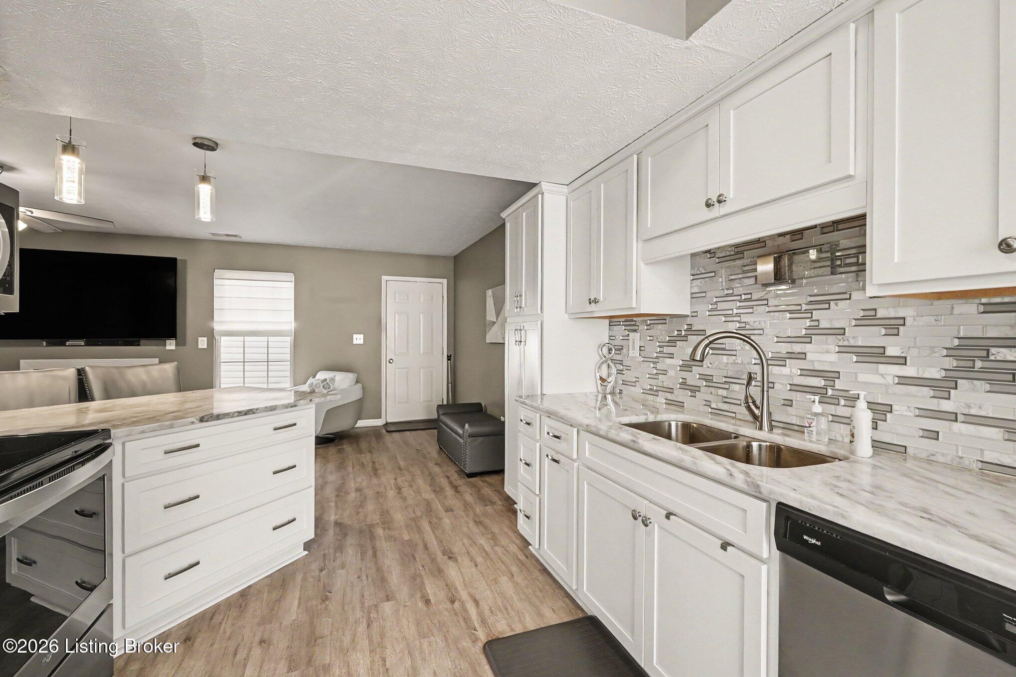 11203 Sandwood Pl