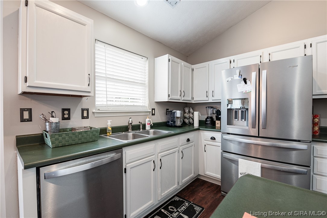 1406 Blackberry Ridge