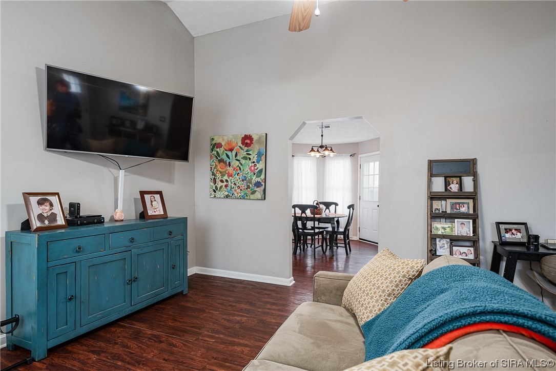 1406 Blackberry Ridge