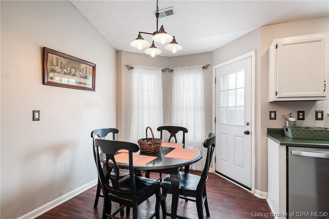 1406 Blackberry Ridge