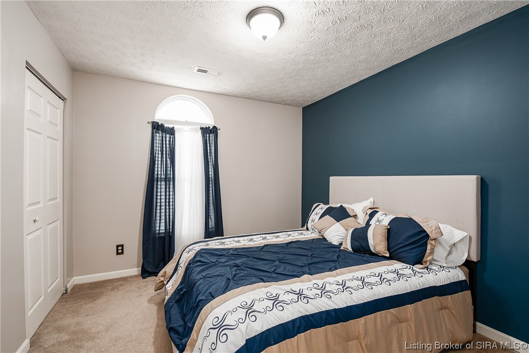 1406 Blackberry Ridge
