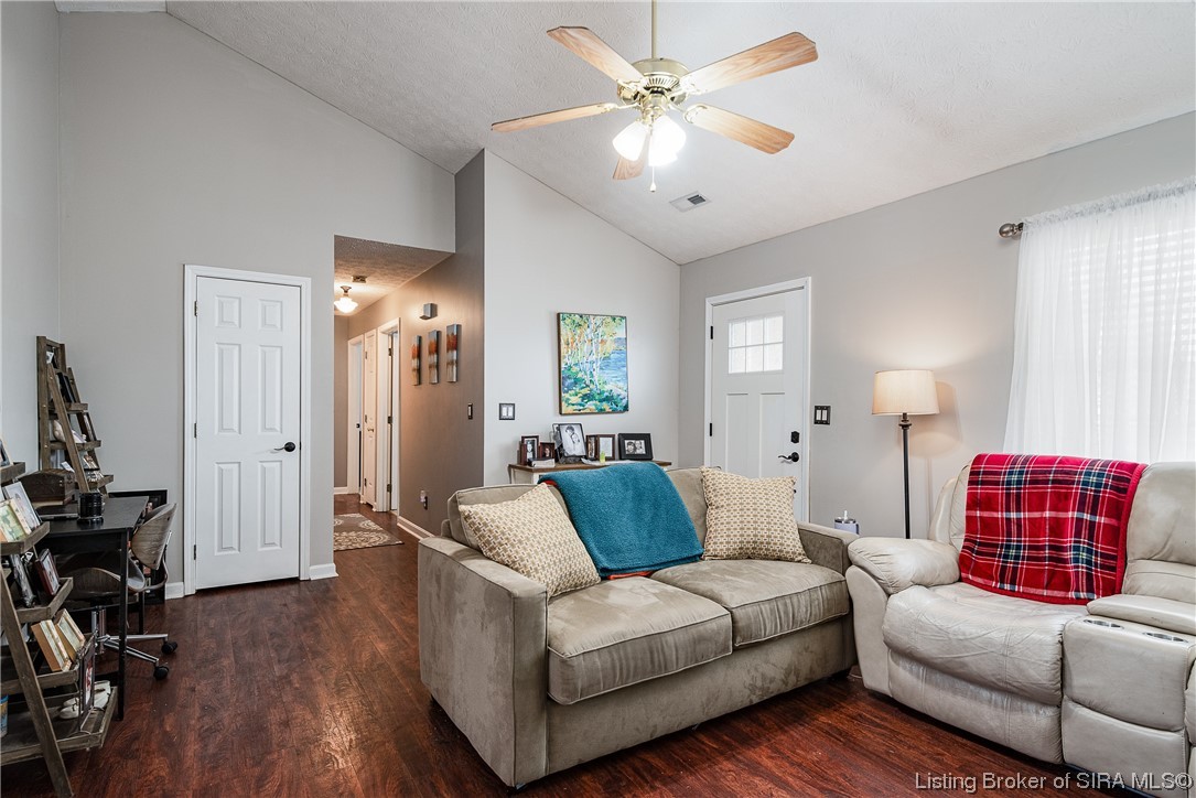 1406 Blackberry Ridge