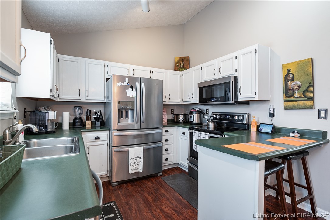 1406 Blackberry Ridge