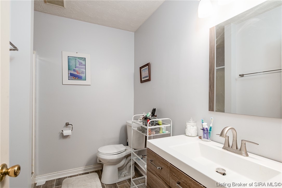 1406 Blackberry Ridge