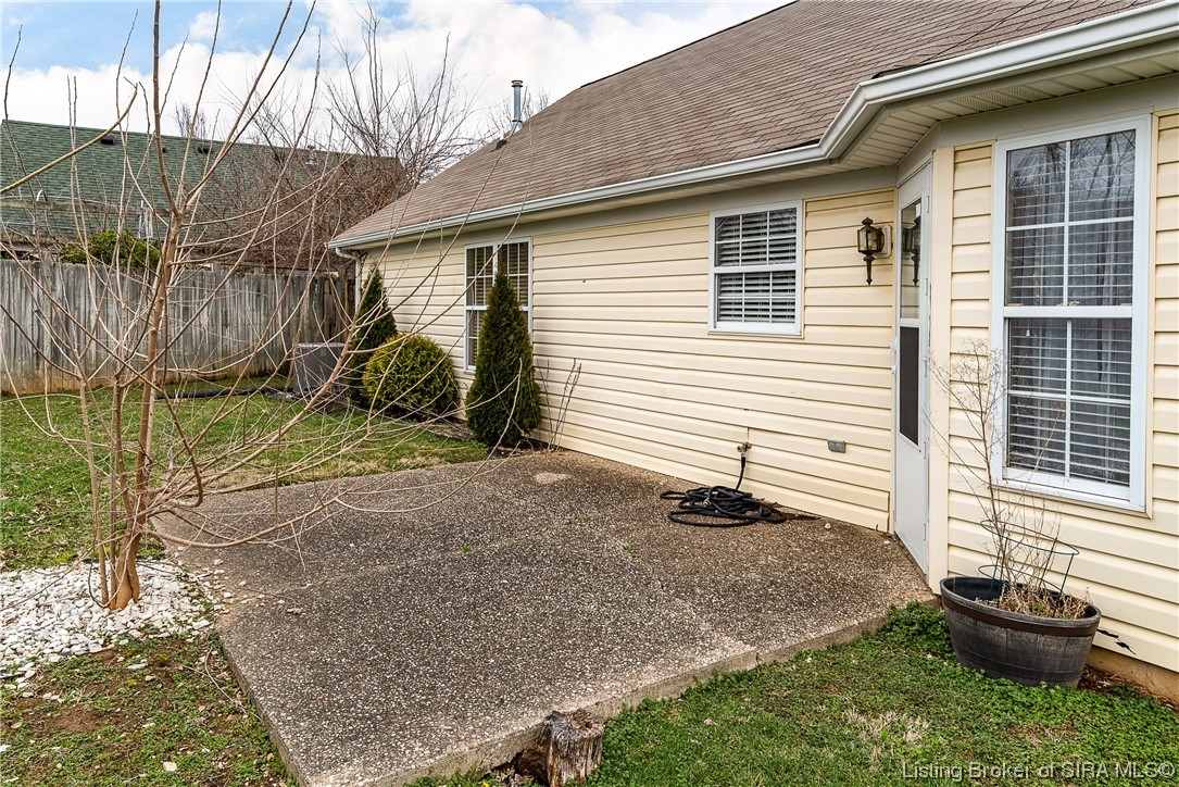 1406 Blackberry Ridge