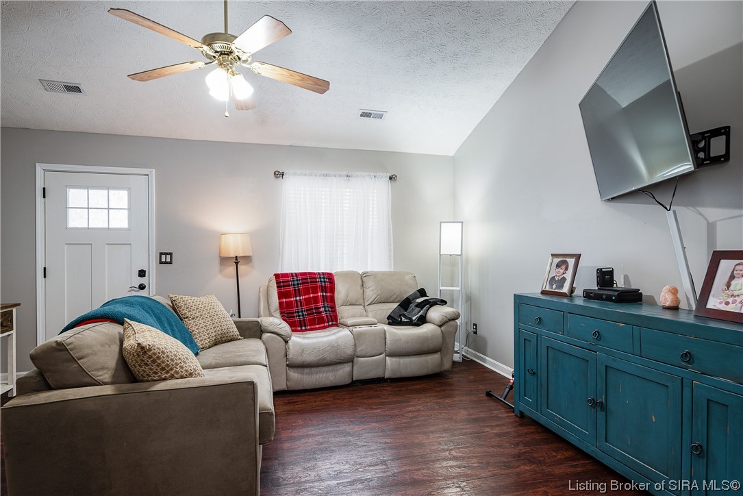 1406 Blackberry Ridge