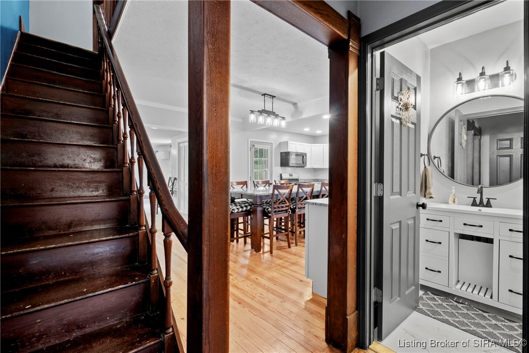 355 N Naugle Lane