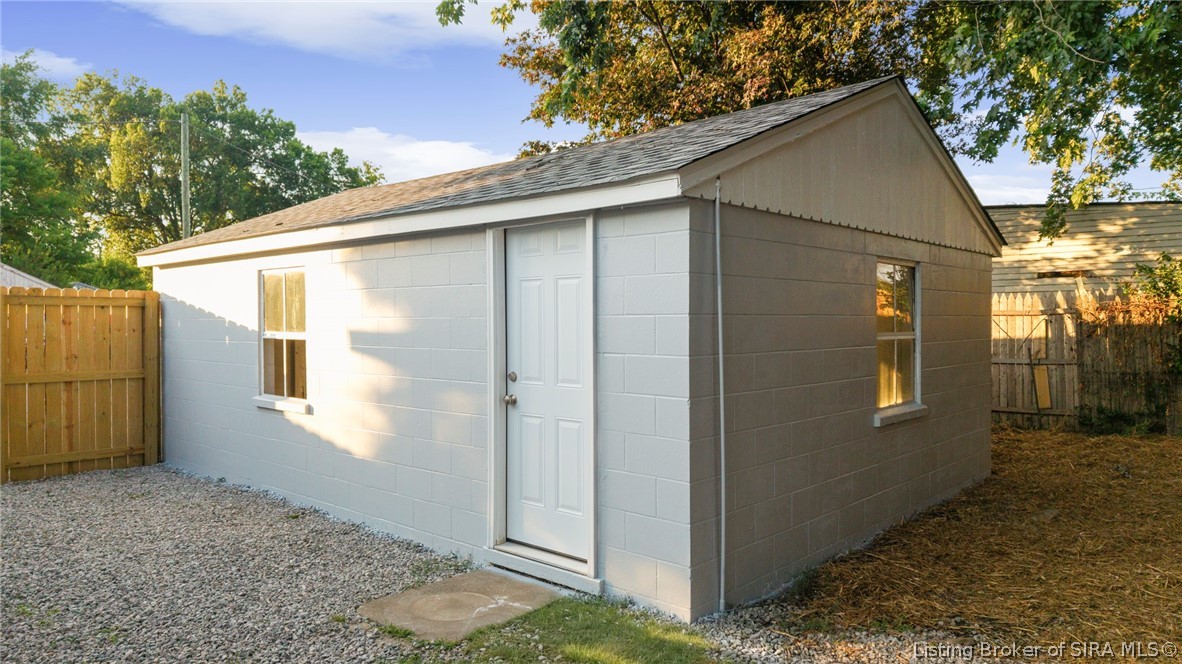 603 Crestview Court