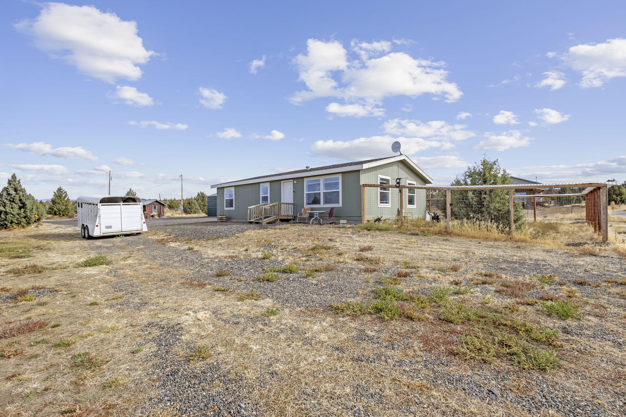 4744 SE Moki Road