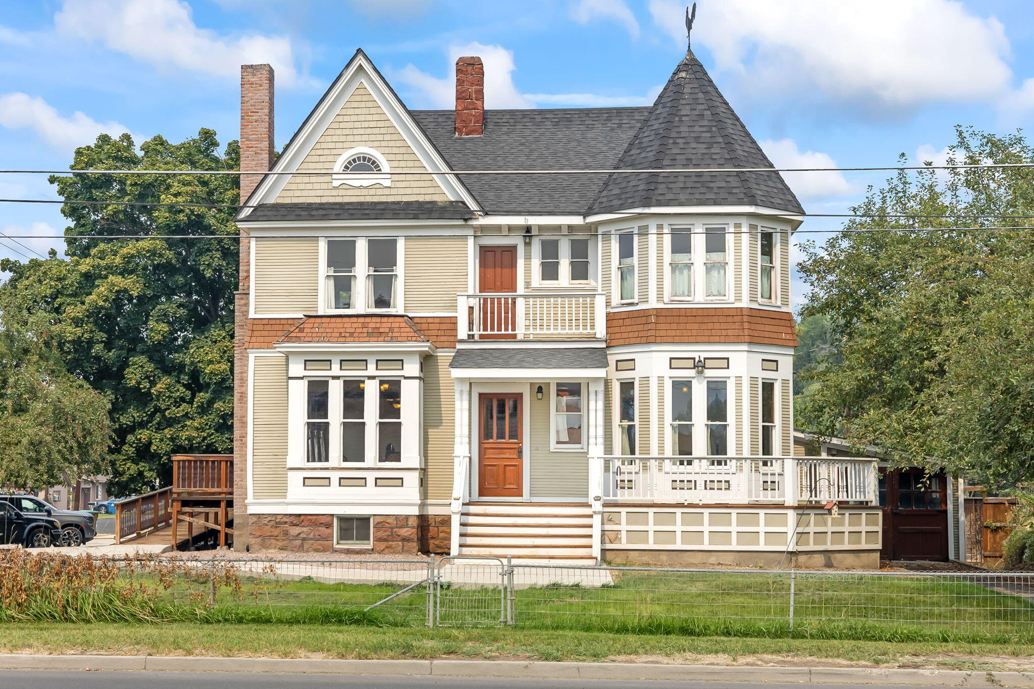 305 NE 7th Street