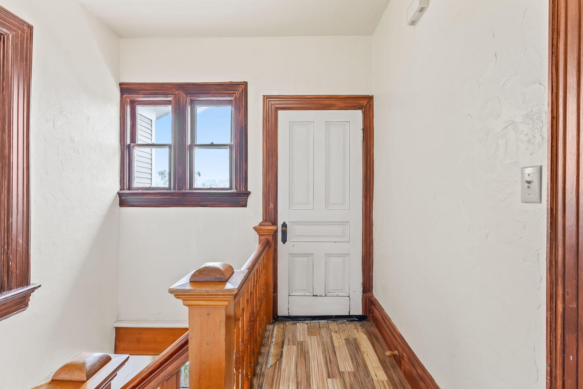 305 NE 7th Street