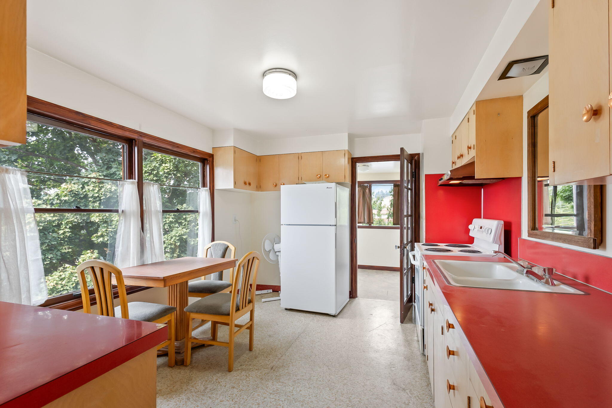 305 NE 7th Street