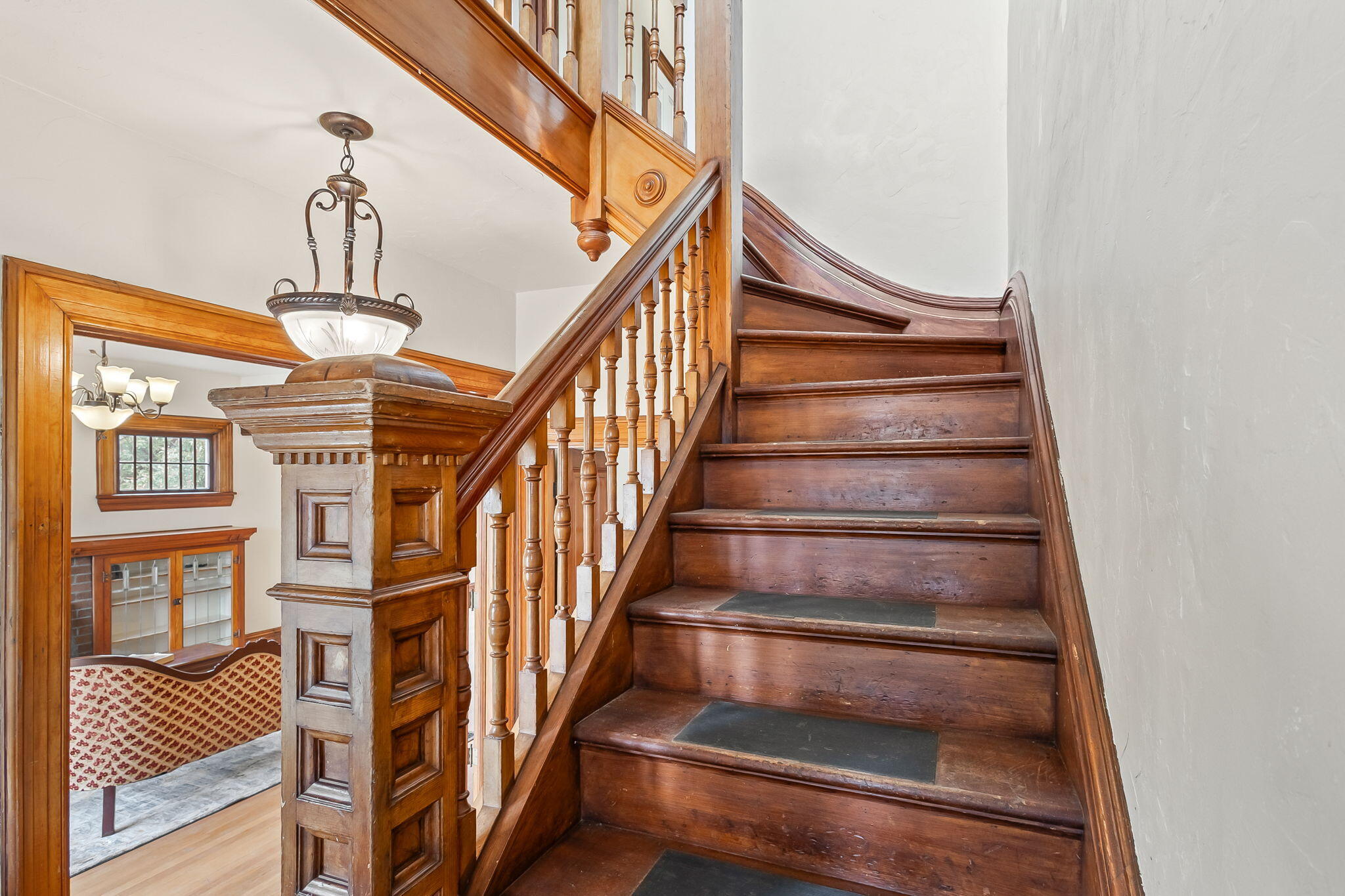 305 NE 7th Street