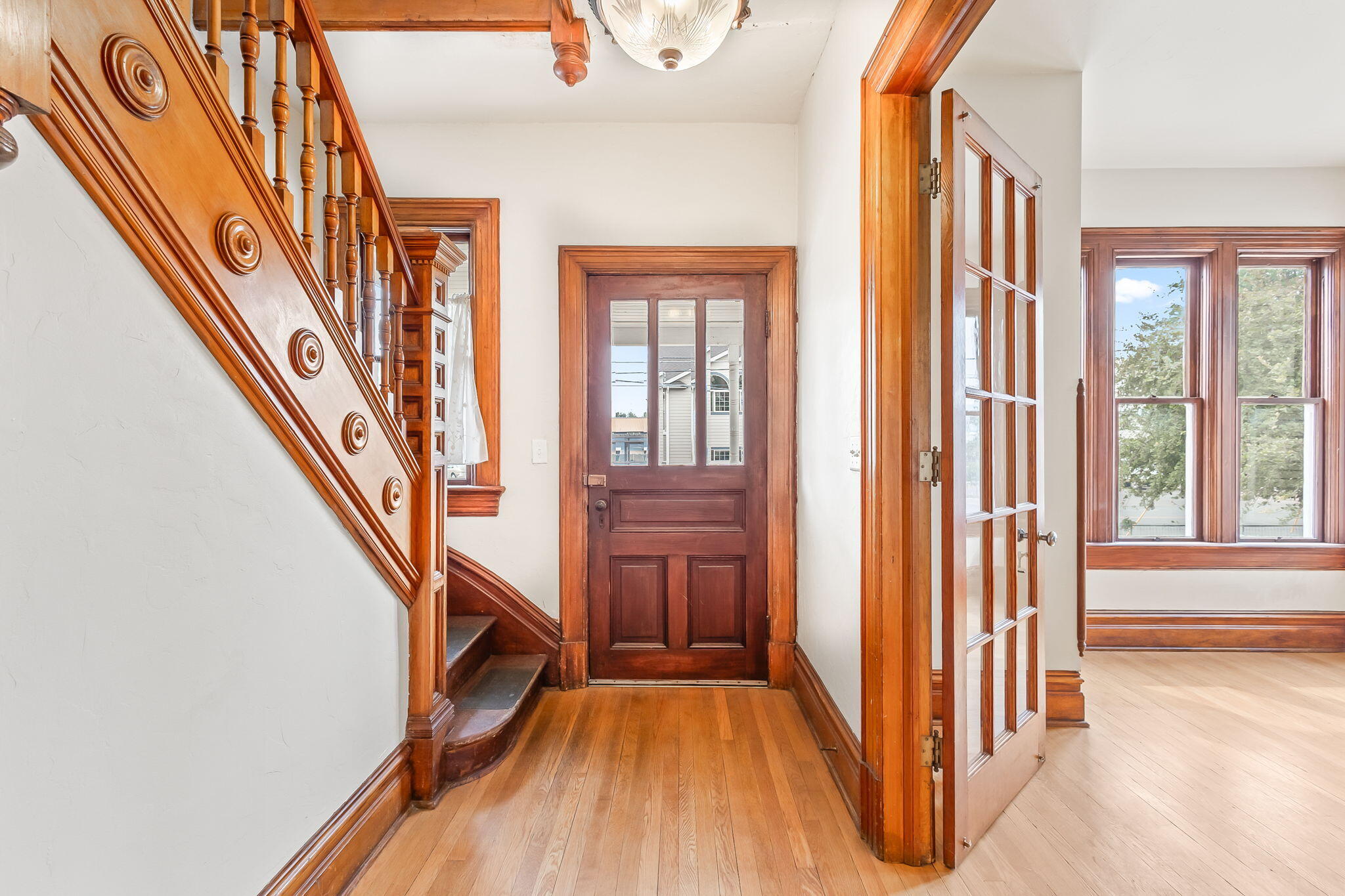 305 NE 7th Street