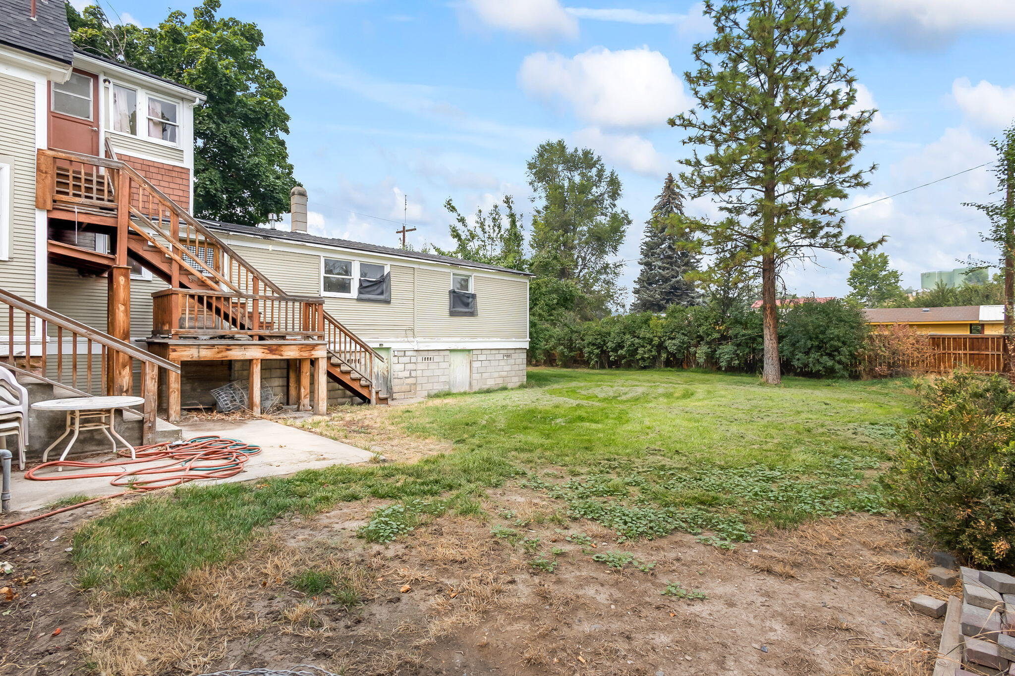 305 NE 7th Street