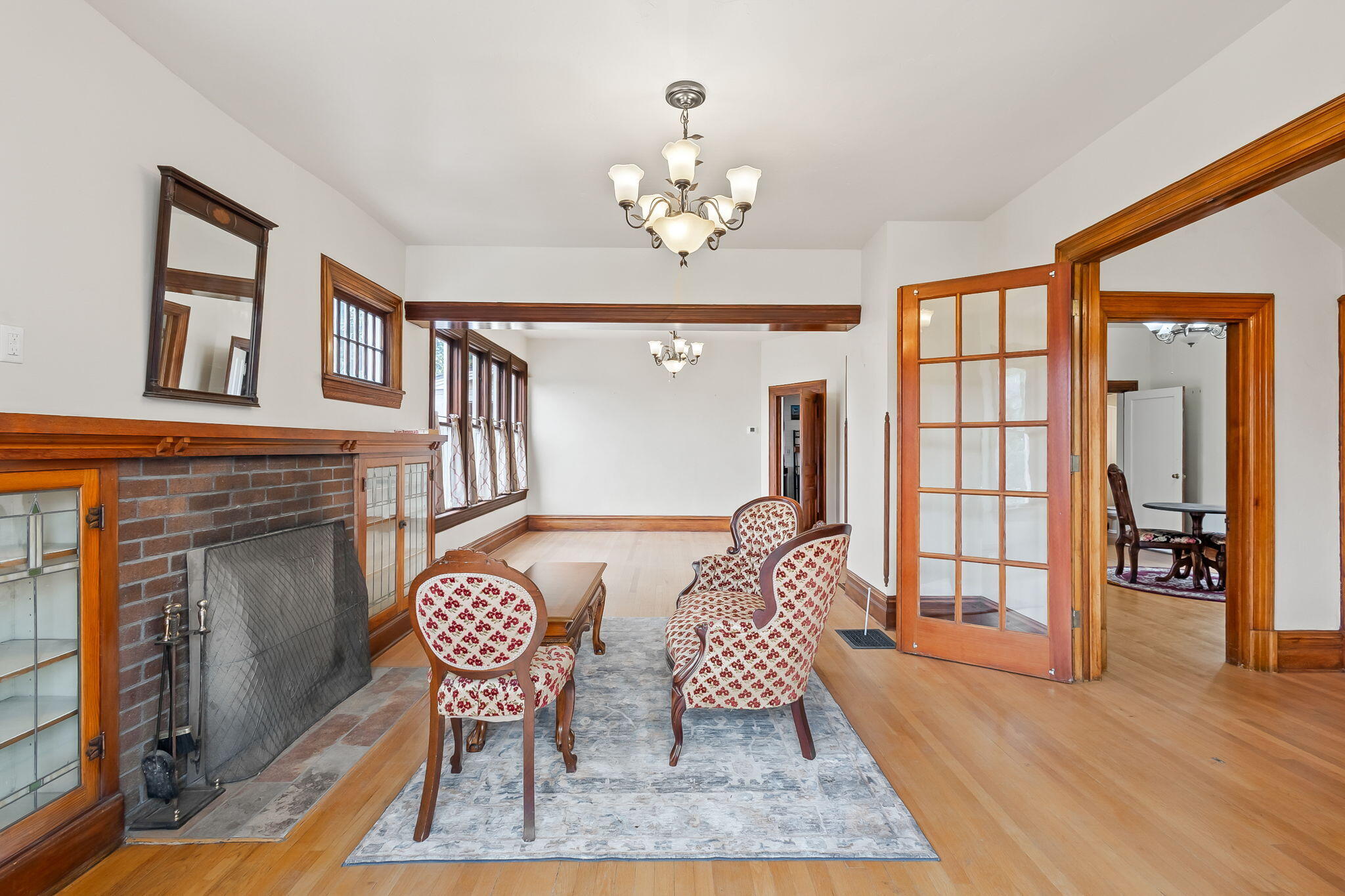 305 NE 7th Street