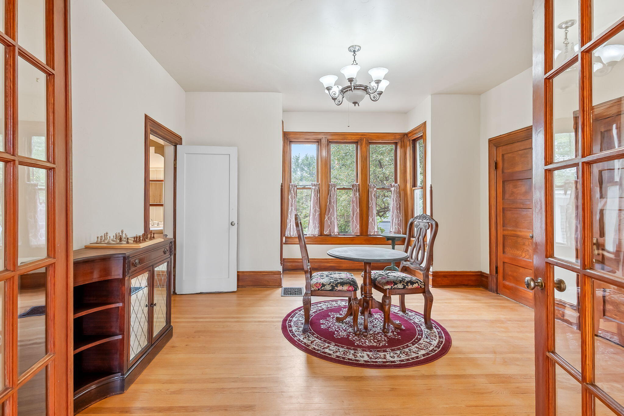 305 NE 7th Street