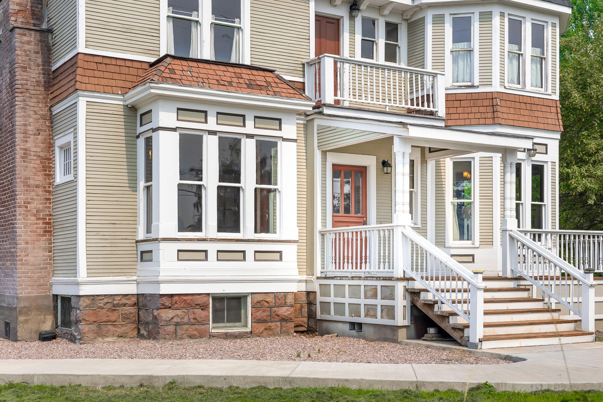 305 NE 7th Street