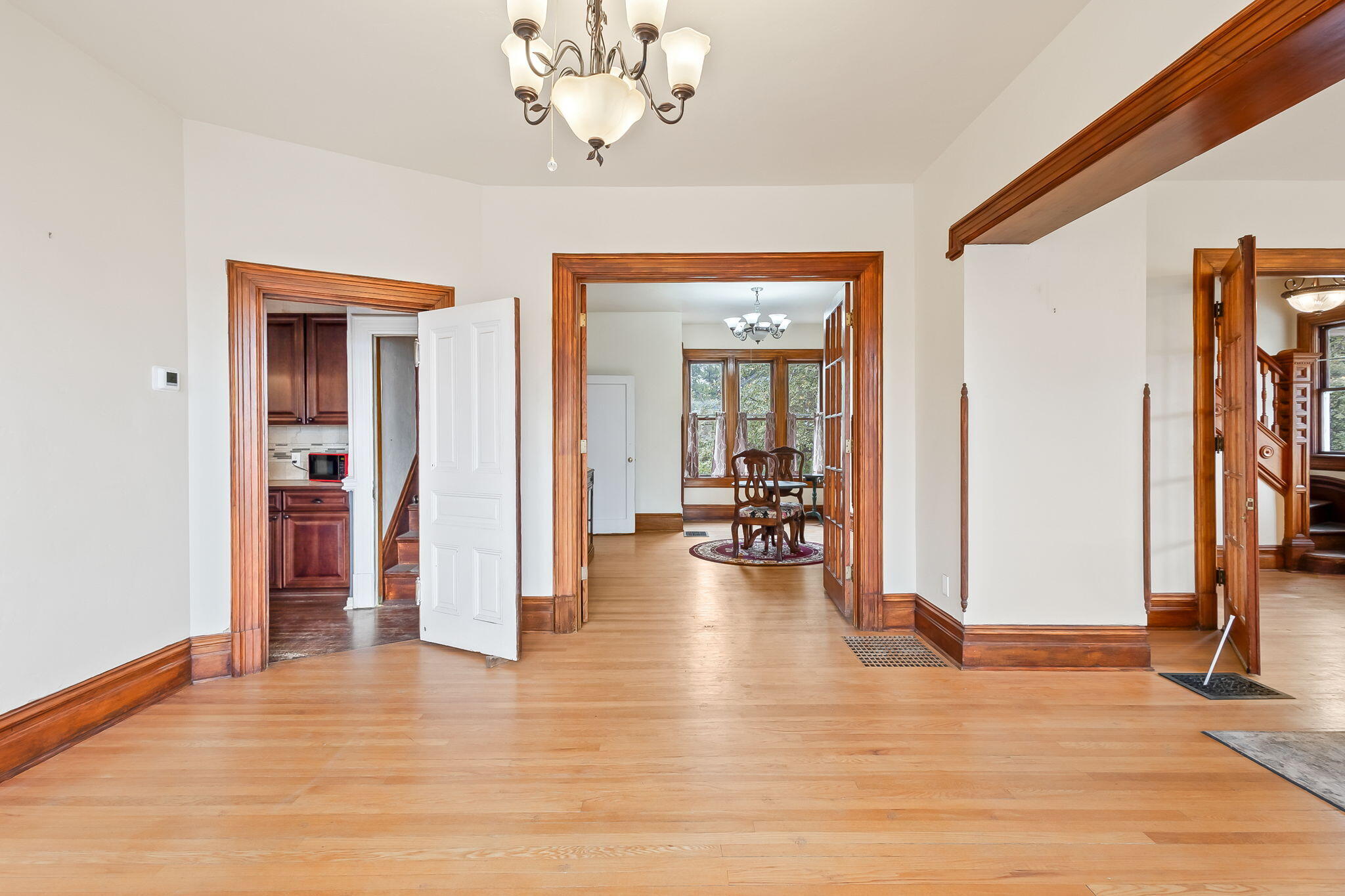 305 NE 7th Street