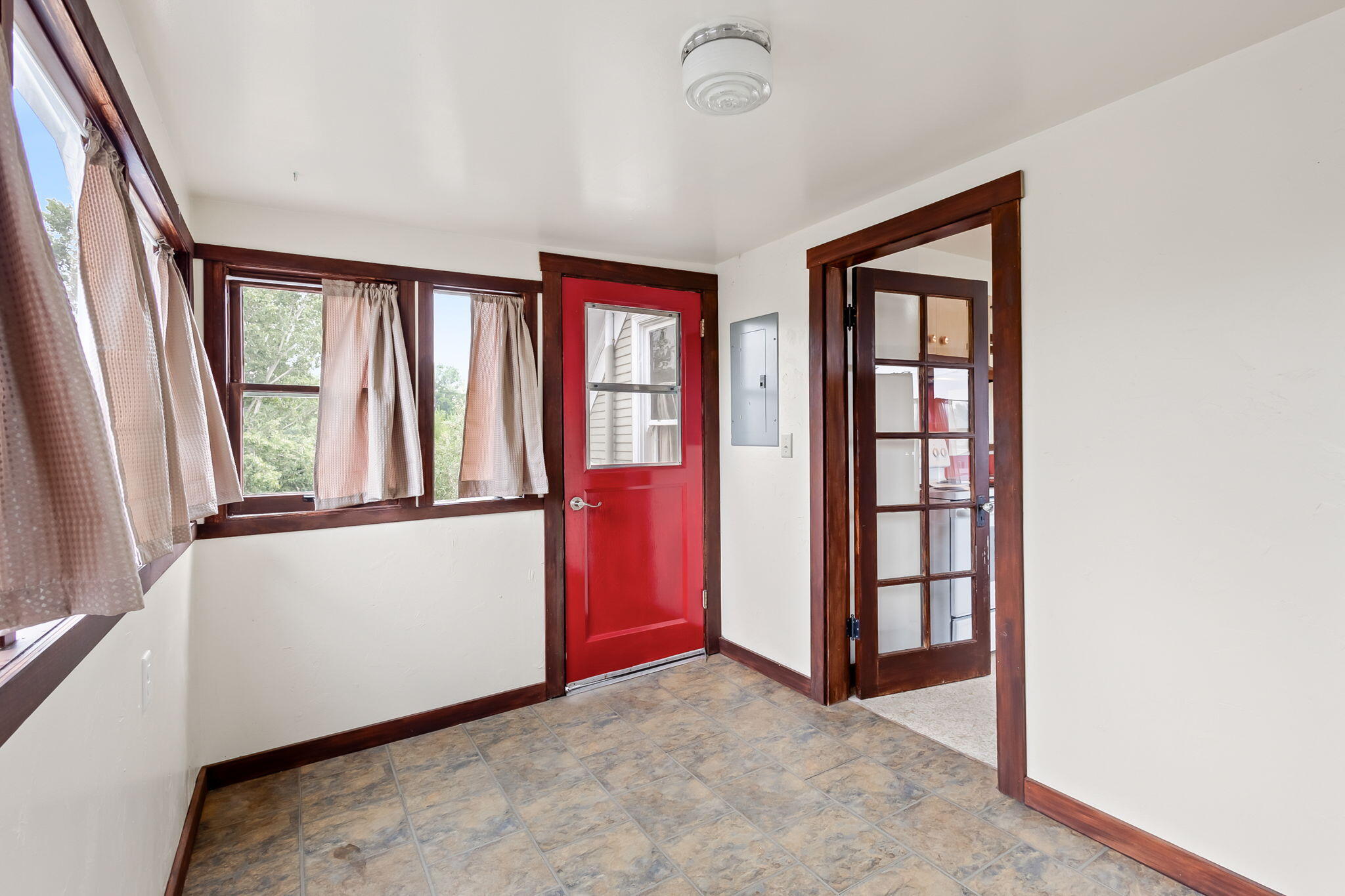 305 NE 7th Street