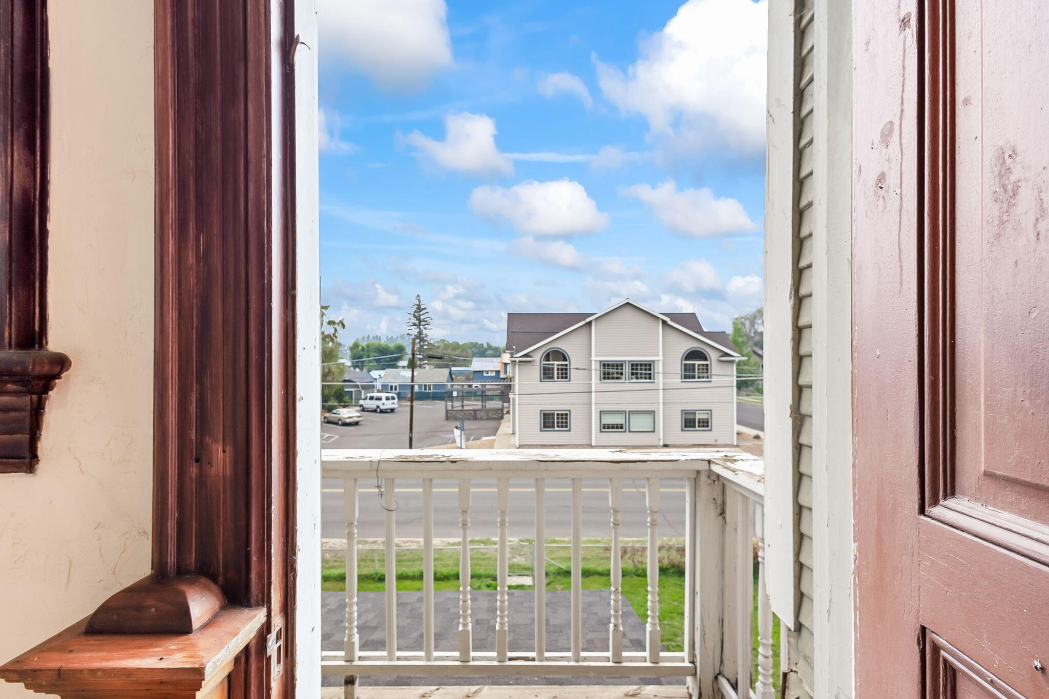 305 NE 7th Street