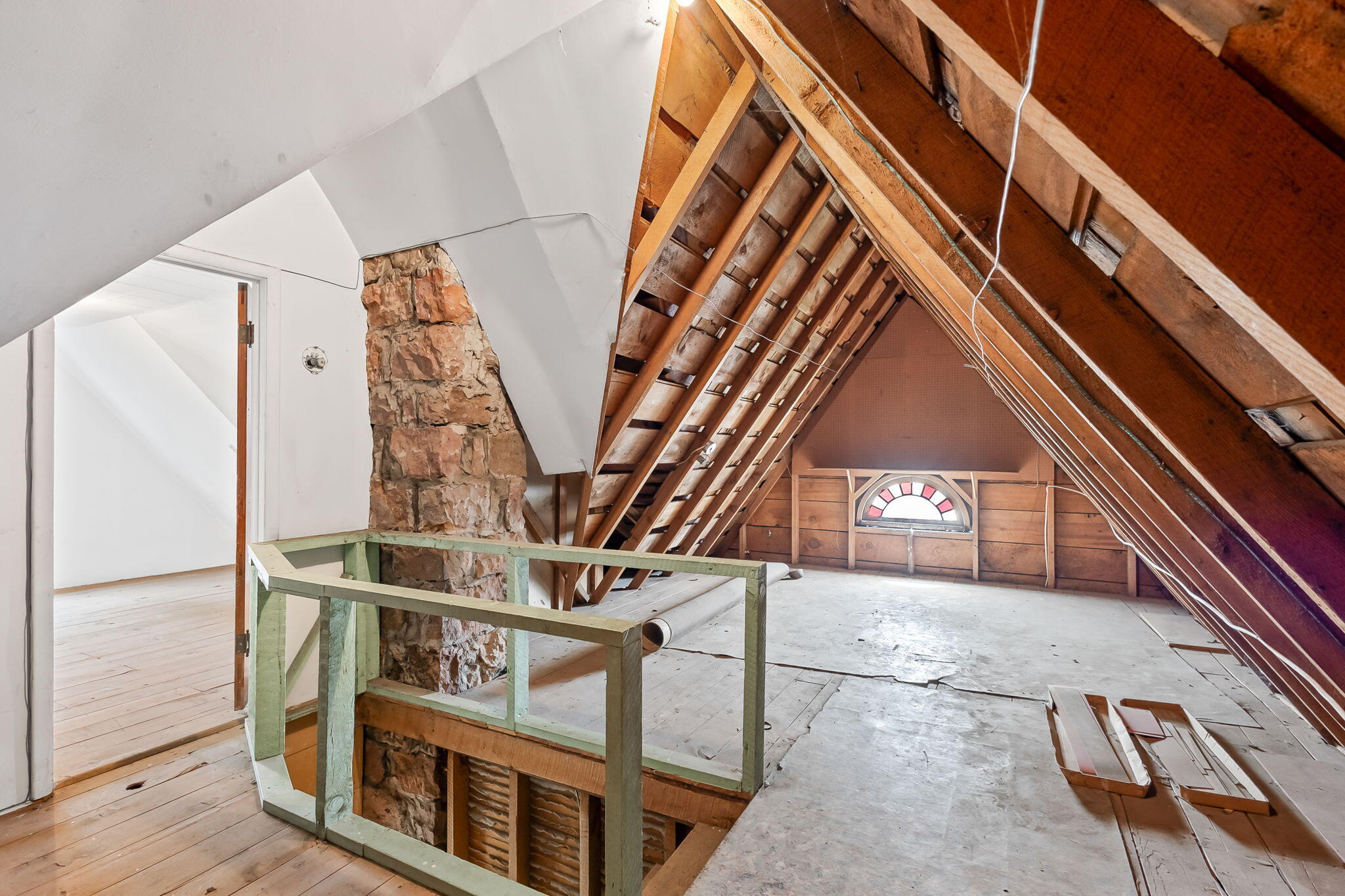 305 NE 7th Street