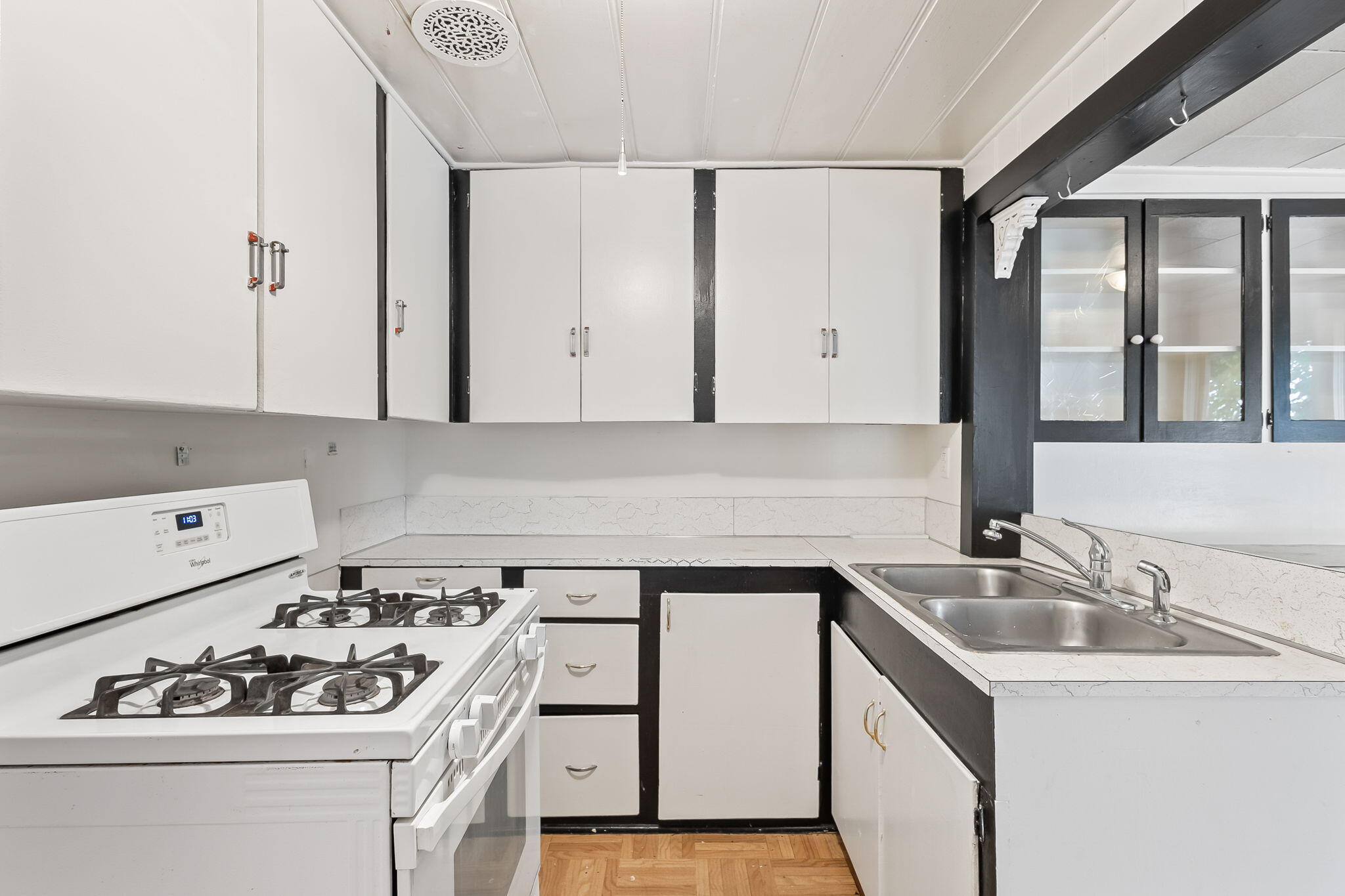 305 NE 7th Street